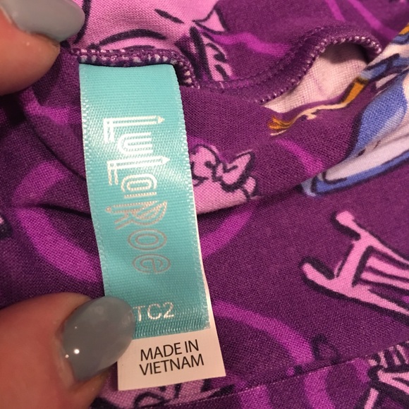 LuLaRoe Disney’s Alice
Size Tall&Curvy Leggings - Picture 3 of 8